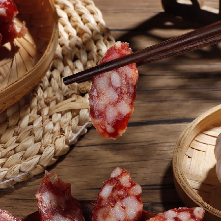 厂家供应广味香肠腊肠广东广味麻辣味五香味烟熏腊肉地摊散装灌肠